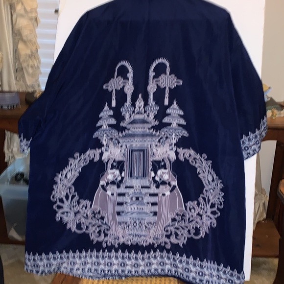 Claudio Nucci Men’s dress shirt. Size XXL. Rich dark blue/pattern on front/back - Picture 3 of 3